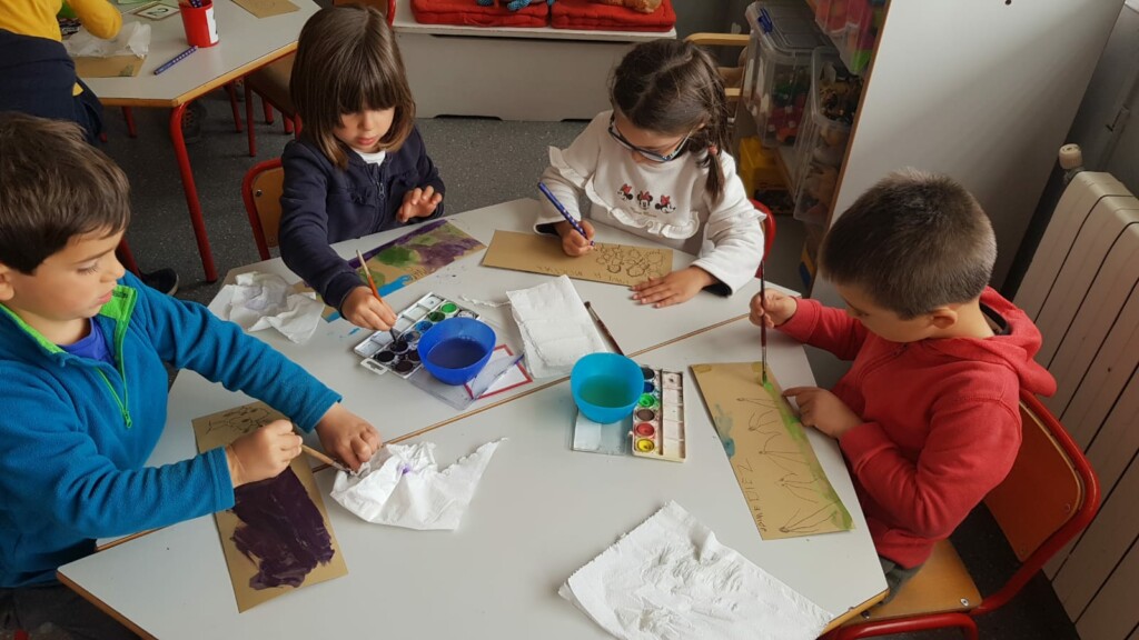 Primero hacemos el dibujo con lápiz