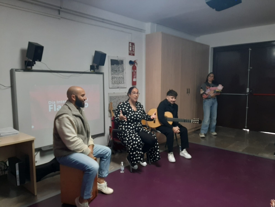 Screenshot_2024-11-18-21-05-24-944_com.whatsapp-edit