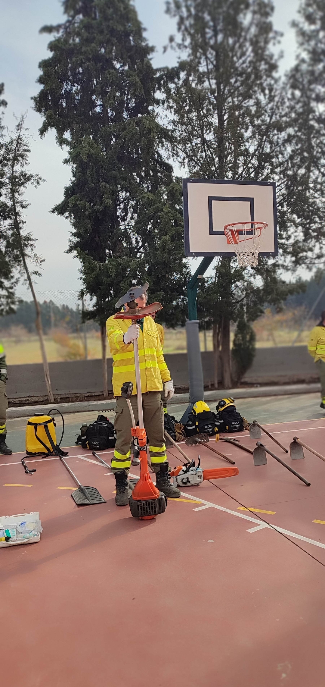 Screenshot_2025-12-14-17-34-06-745_com.miui.gallery-edit